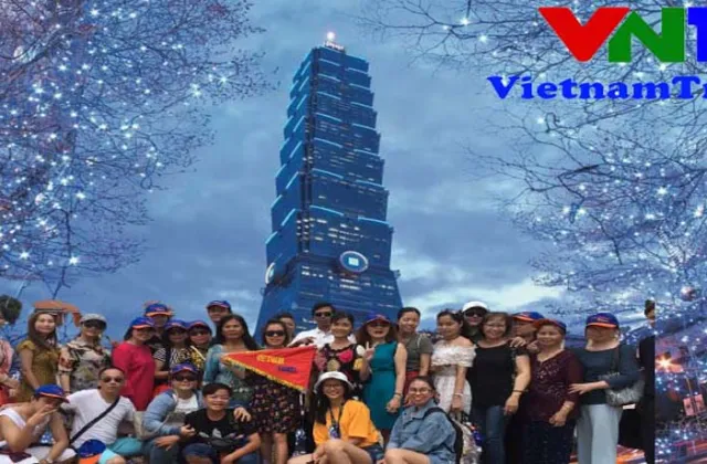 Ngày 1: HÀ NỘI - ĐÀO VIÊN - ĐÀI TRUNG            (ĂN TRƯA MÁY BAY, ĂN TỐI)