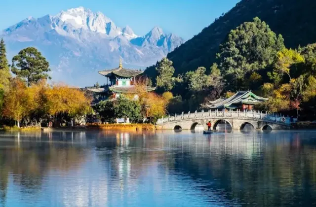 Day 1: HANOI - LIJIANG (LIGHT LUNCH, DINNER)